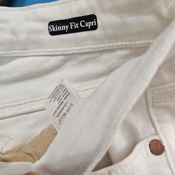 Judy Blue White Capri Size 5/27 - Picture 6 of 9